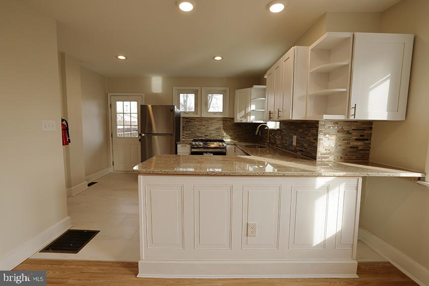 666 Manor Road Beverly, NJ 08010 - Photo 8 of 30