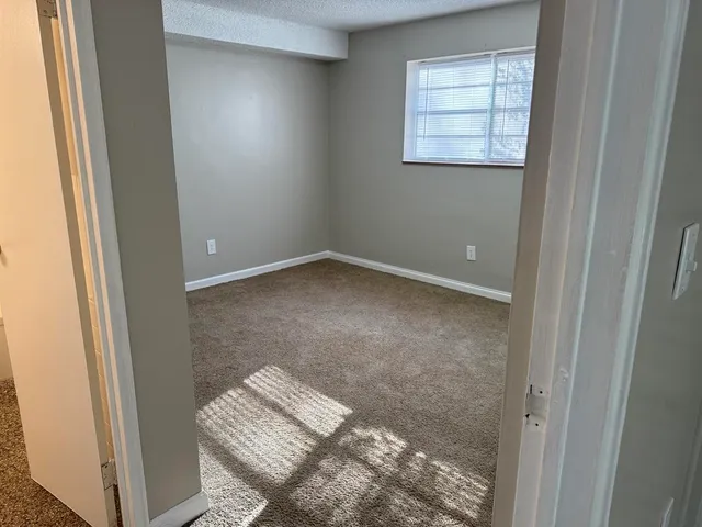 $914 | 100 Ridgeview Lane, Unit 16, Bassett, VA 24055