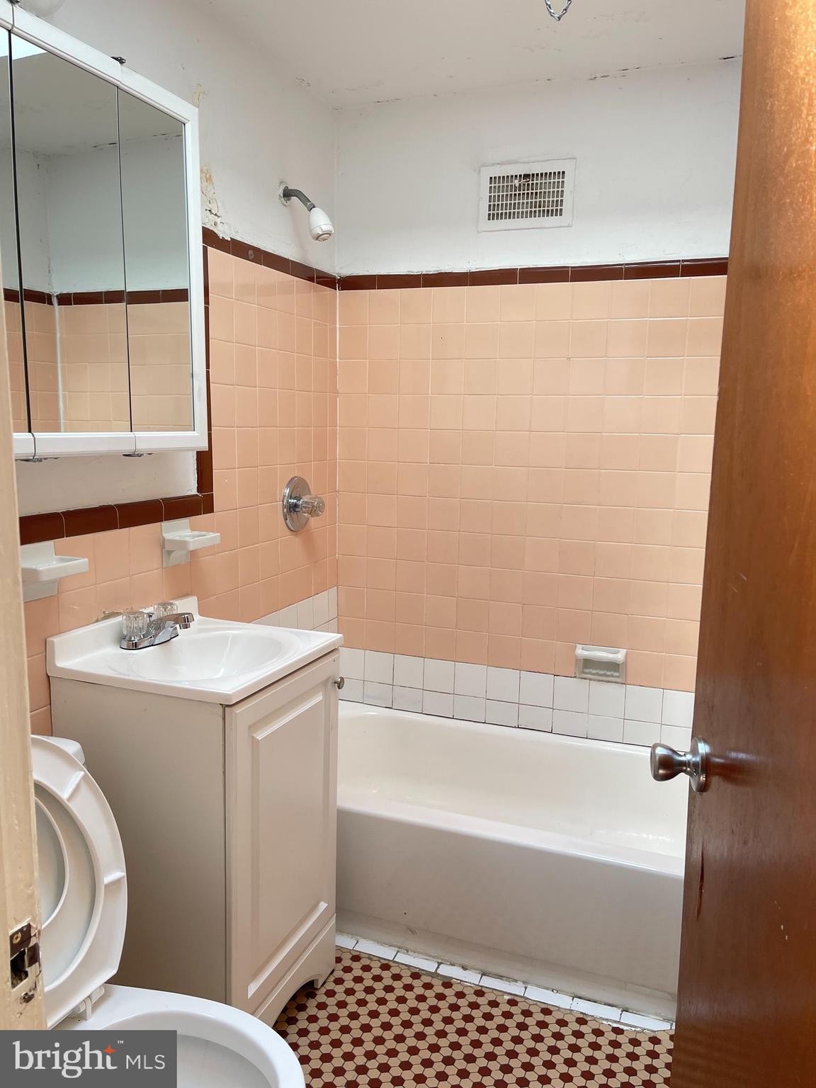 7041 Rutland Street Philadelphia, PA 19149 - Photo 9 of 14 Gallery Image 9