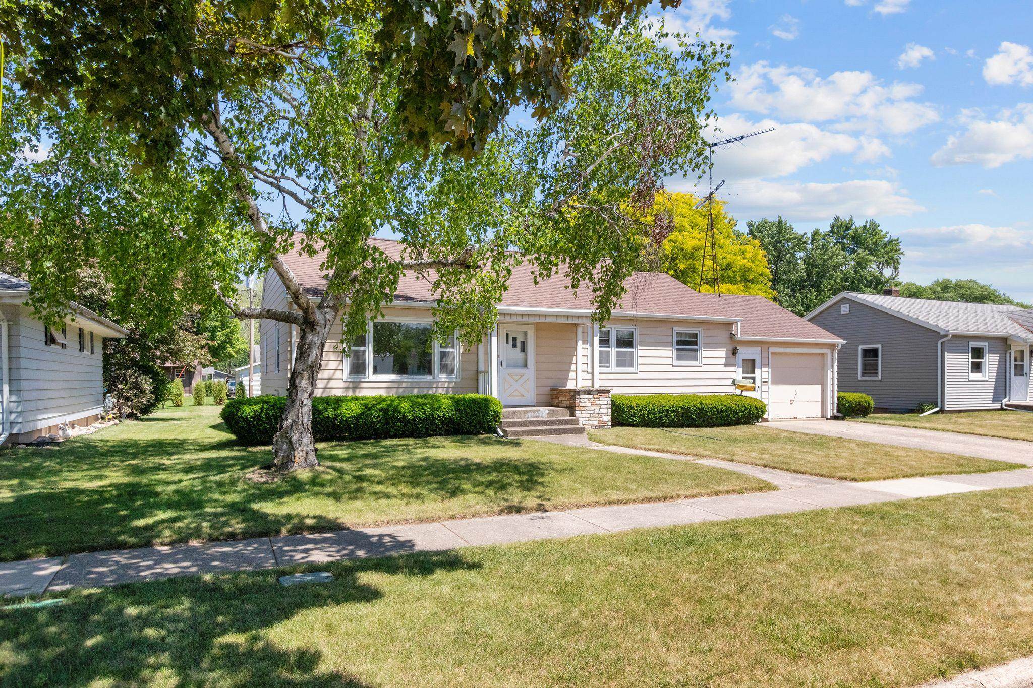 603 Ruggles Street Fond du Lac, WI 54935 - Photo 2 of 43