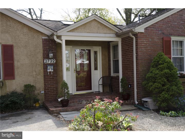2732 Hillview Road Broomall, PA 19008 - Photo 2 of 25 Porch