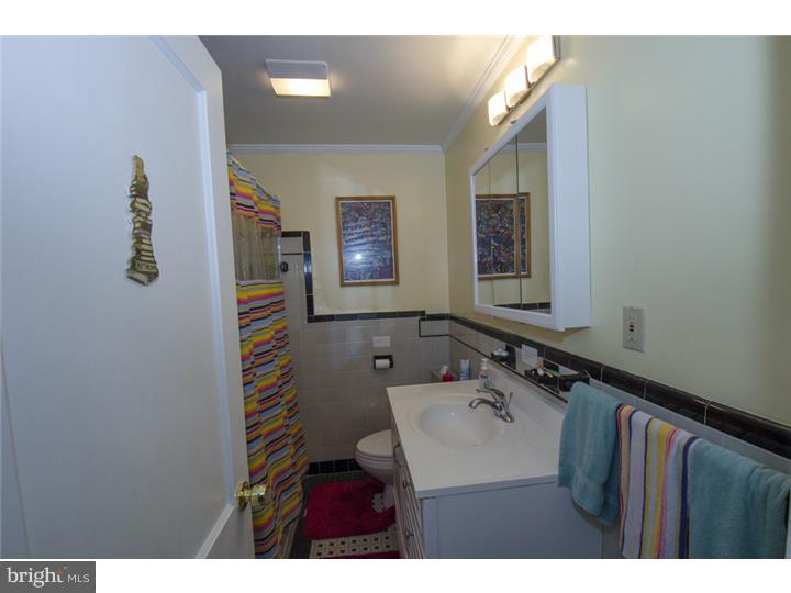 2732 Hillview Road Broomall, PA 19008 - Photo 18 of 25 Bathroom