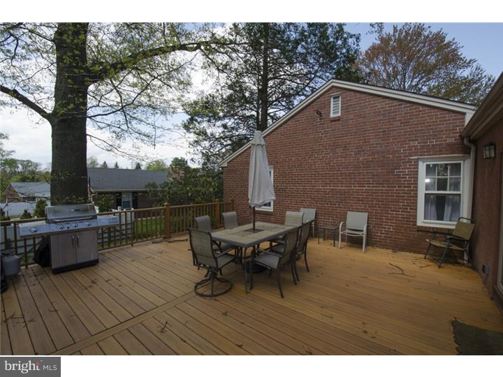 2732 Hillview Road Broomall, PA 19008 - Photo 23 of 25 Deck