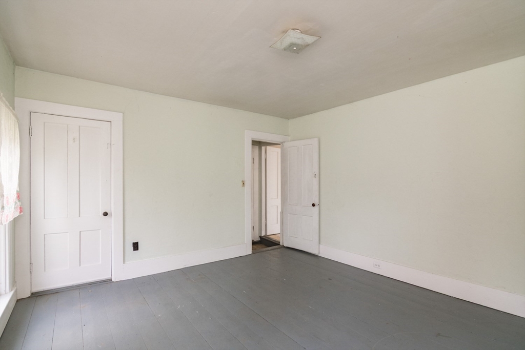 464 Main Road Gill, MA 01354 - Photo 18 of 41 a view of a room