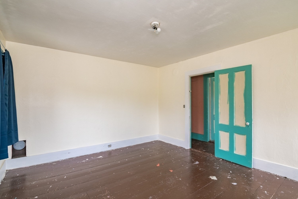 464 Main Road Gill, MA 01354 - Photo 27 of 41 an empty room with windows