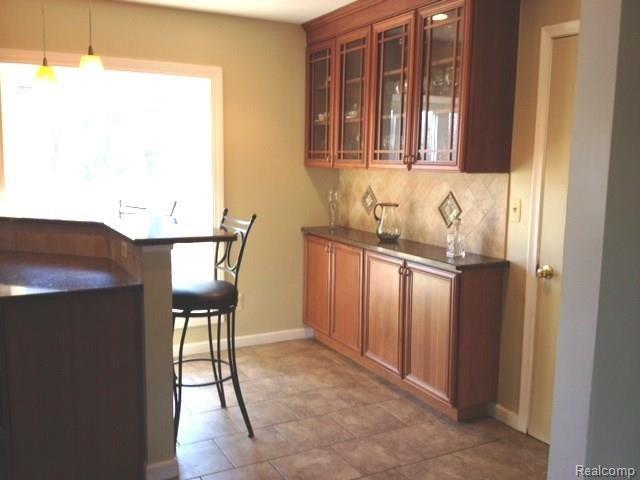 1591 Kingsmere Circle Rochester Hills, MI 48309 - Photo 6 of 18