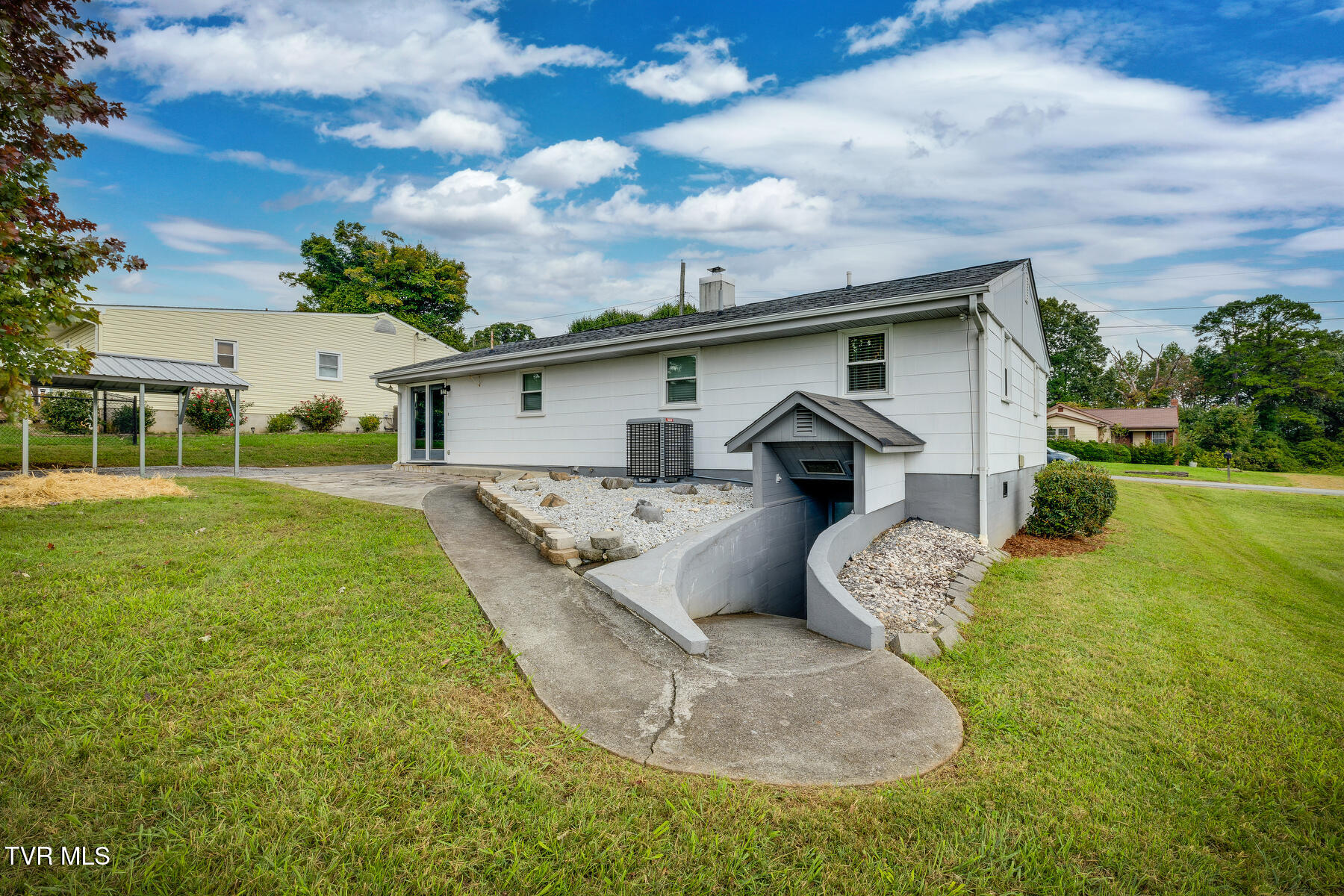 128 Pinecrest Road Kingsport, TN 37660 - Photo 38 of 52 039-1