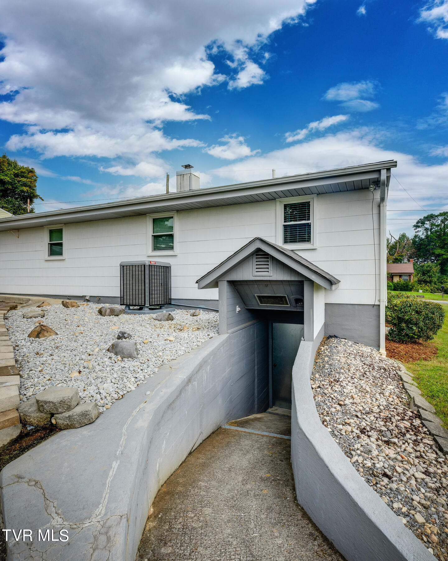 128 Pinecrest Road Kingsport, TN 37660 - Photo 39 of 52 040-1
