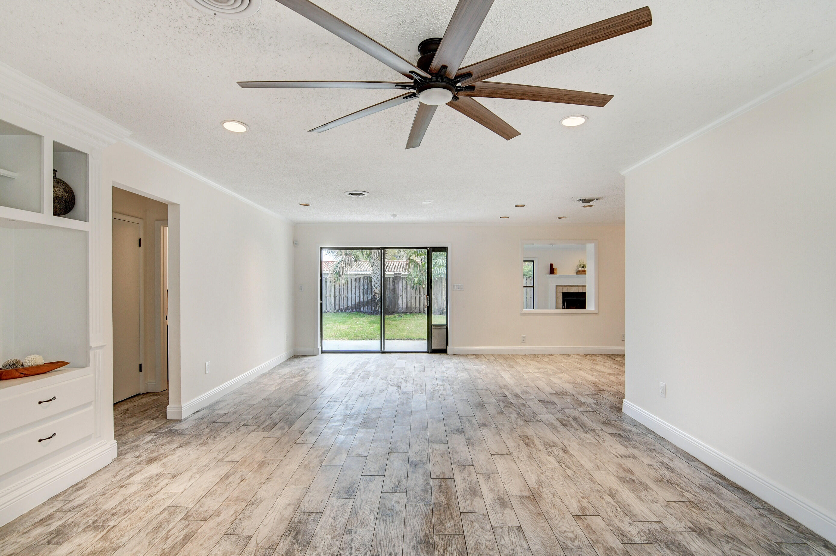 584 Northwest 16th Court Boca Raton, FL 33486 - Photo 22 of 63 Decorative fan