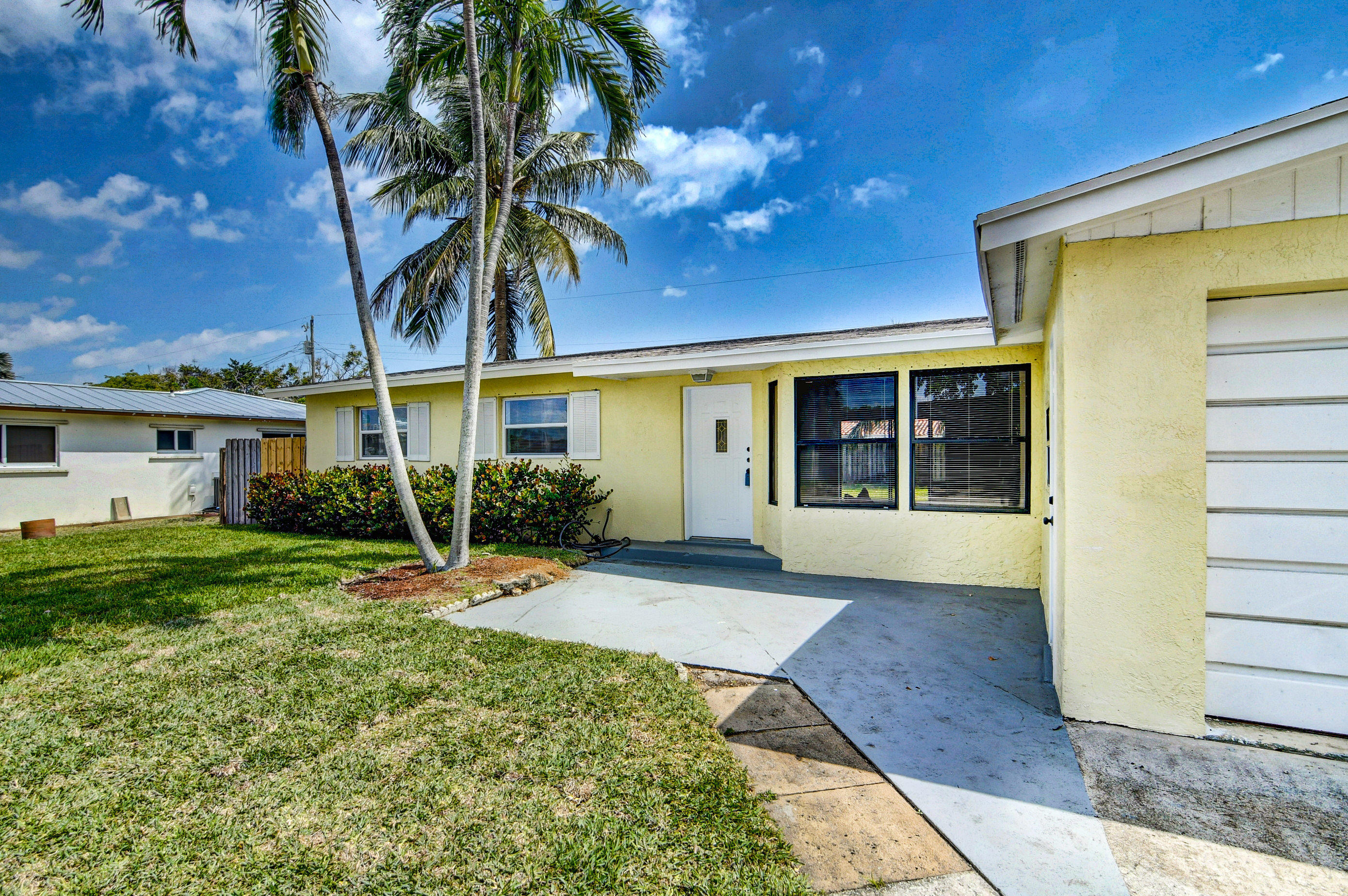 584 Northwest 16th Court Boca Raton, FL 33486 - Photo 5 of 63 Front