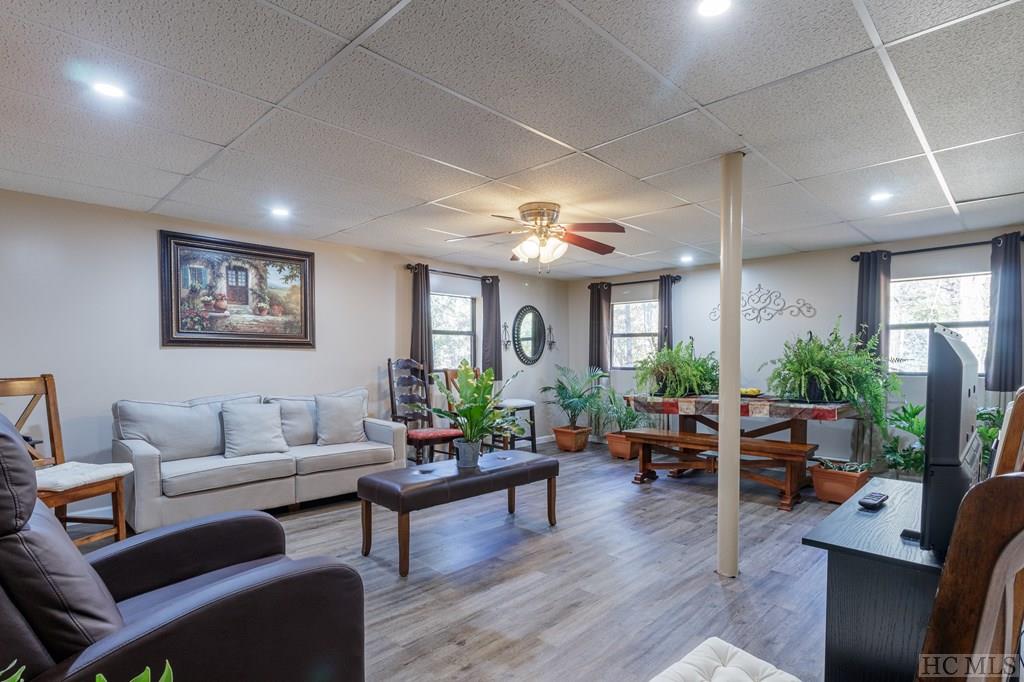1869 Frazier Road Franklin, NC 28734 - Photo 4 of 36 Gallery Image 4