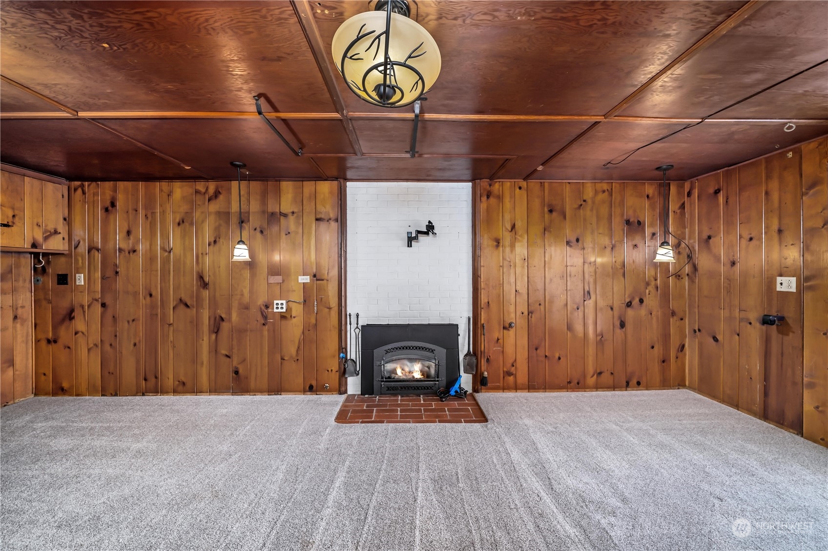 7544 South Sunnycrest Road Seattle, WA 98178 - Photo 39 of 40 a view of room with a ceiling fan and window
