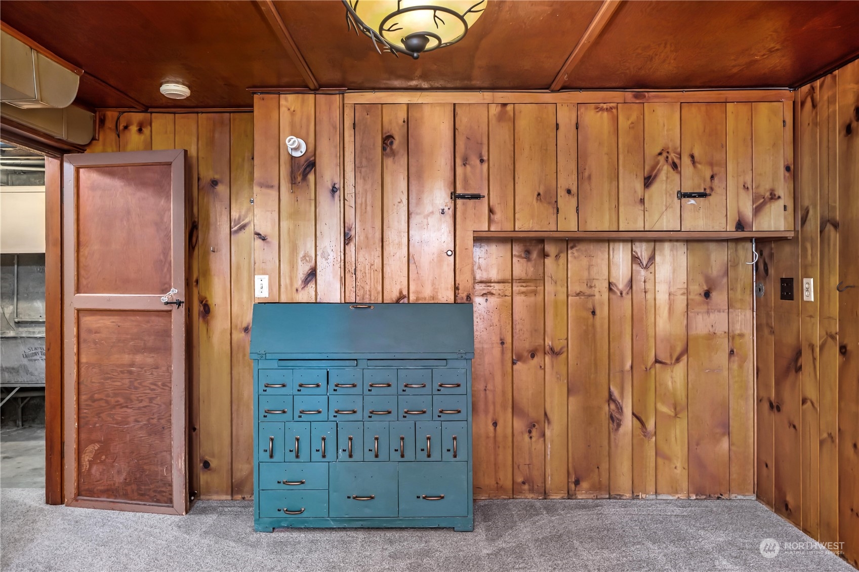 7544 South Sunnycrest Road Seattle, WA 98178 - Photo 40 of 40 a view of a wooden door