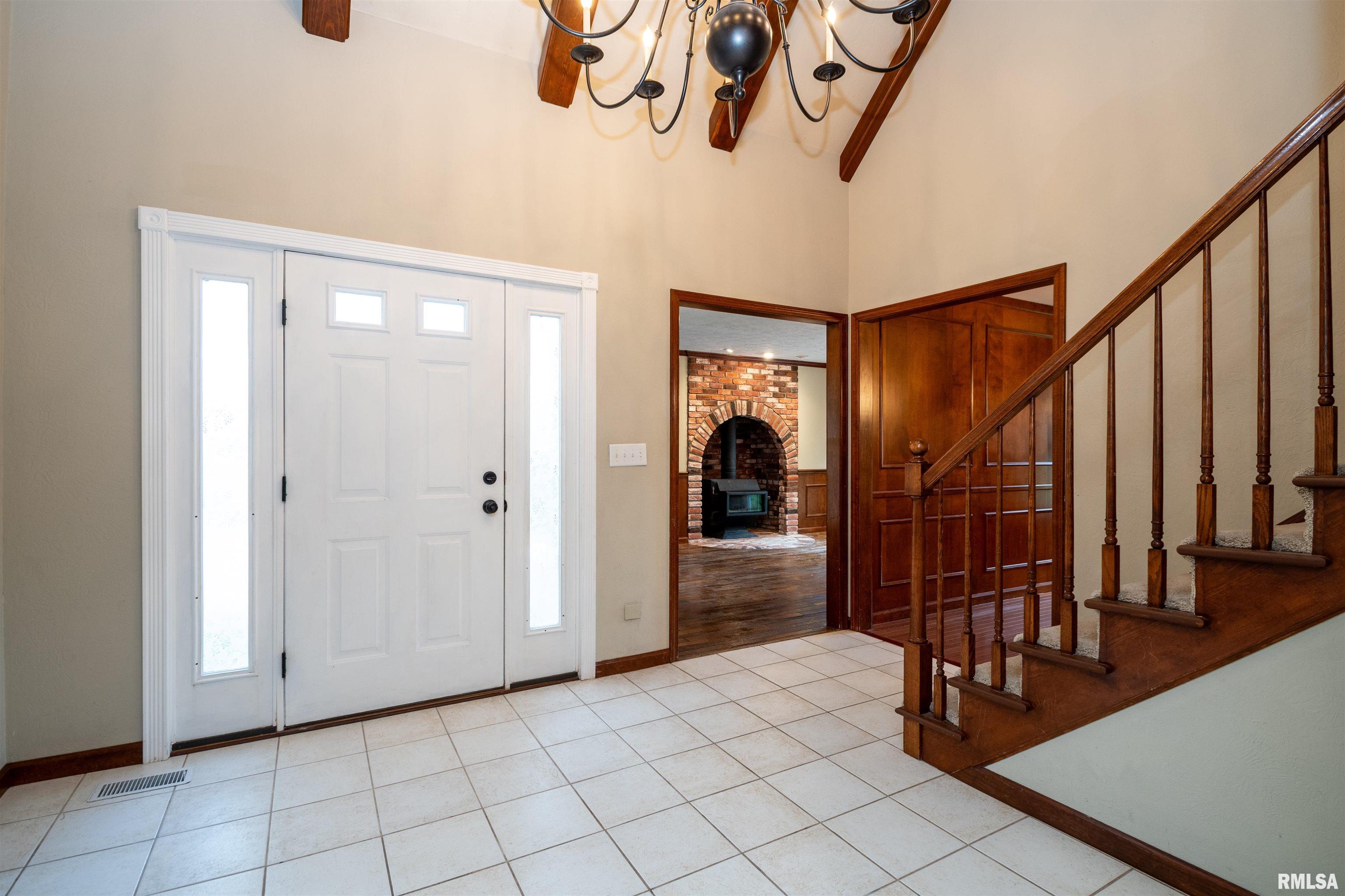 6729 North Mount Hawley Road Peoria, IL 61614 - Photo 6 of 44 Gallery Image 6