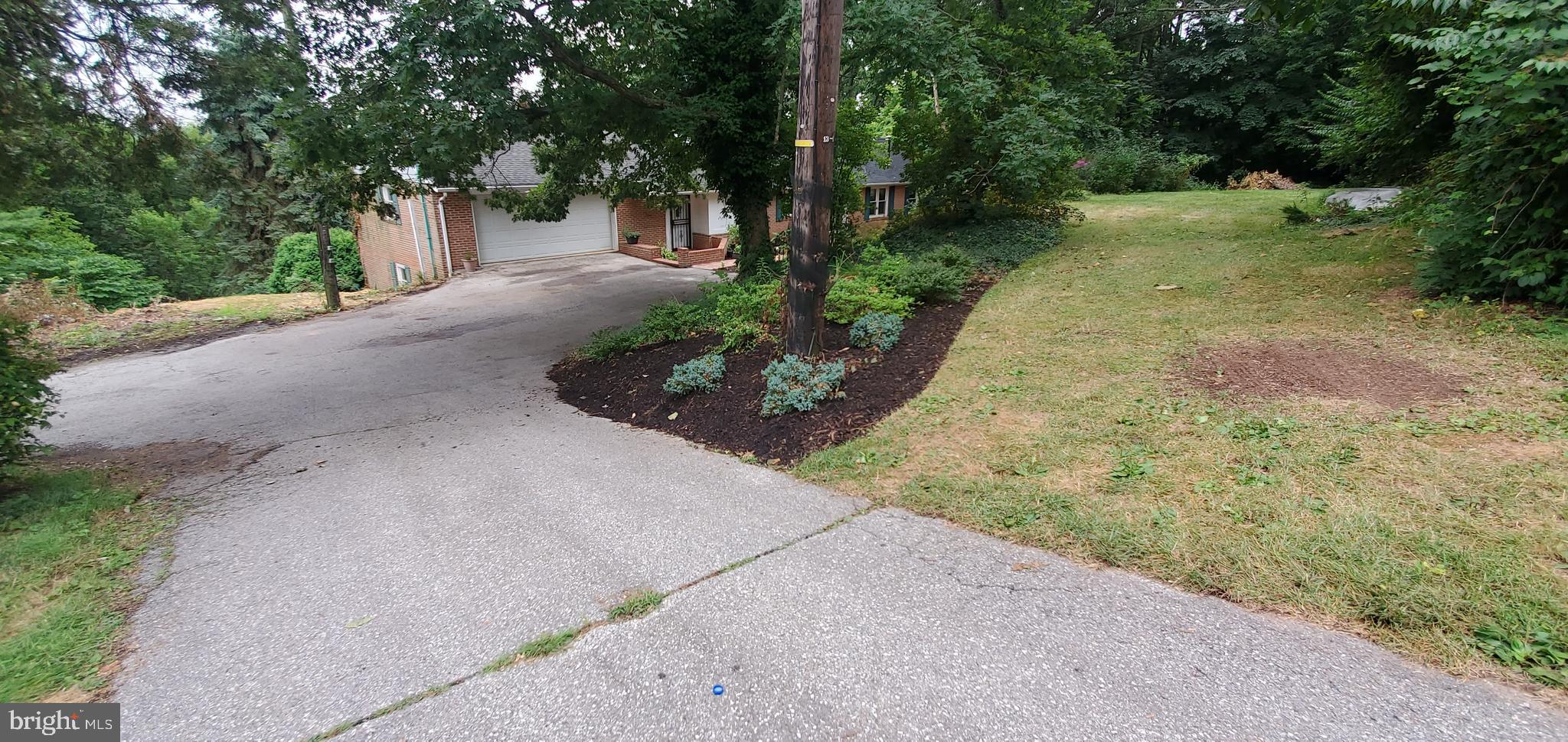2060 Winding Road York, PA 17408 - Photo 3 of 14 Gallery Image 3