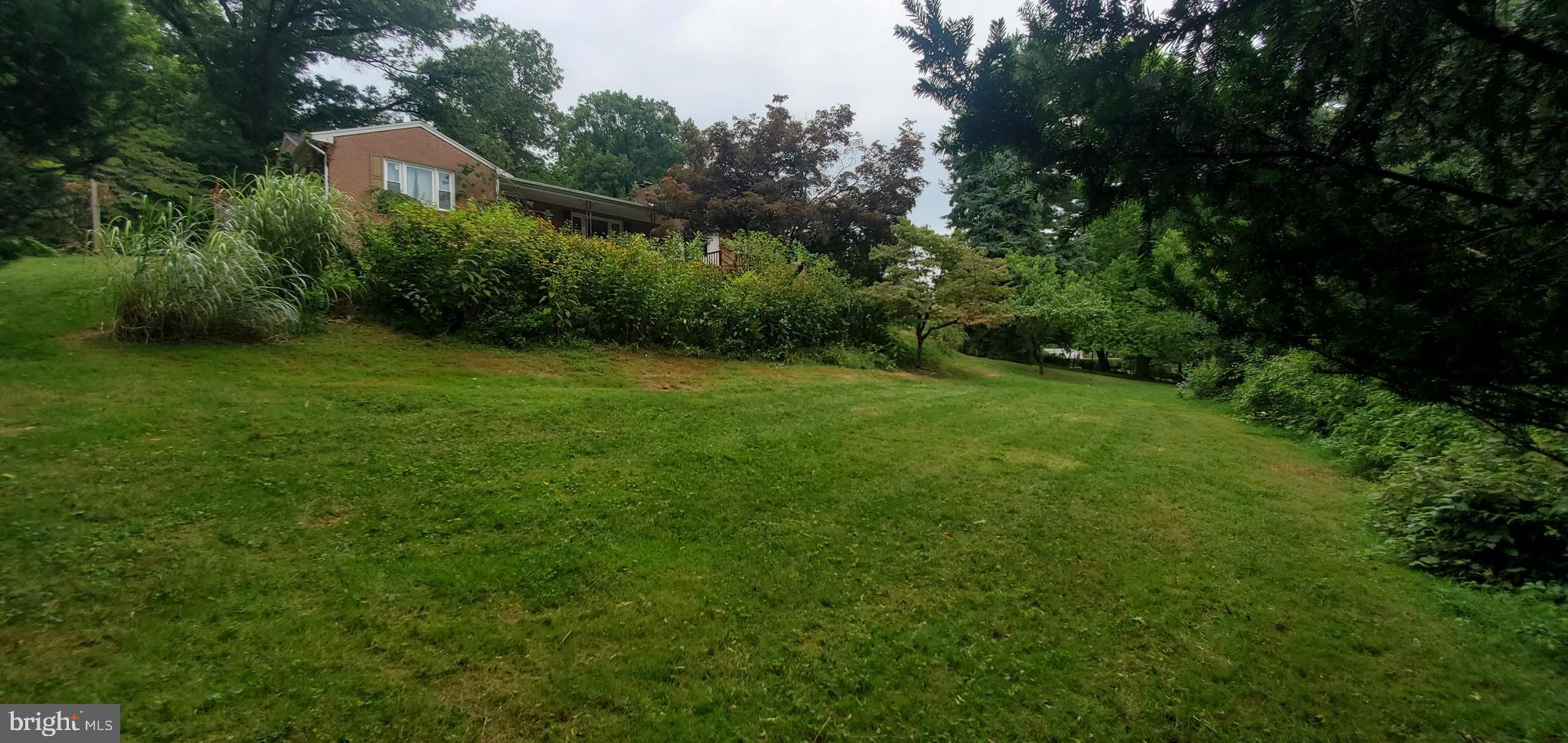2060 Winding Road York, PA 17408 - Photo 7 of 14 Gallery Image 7