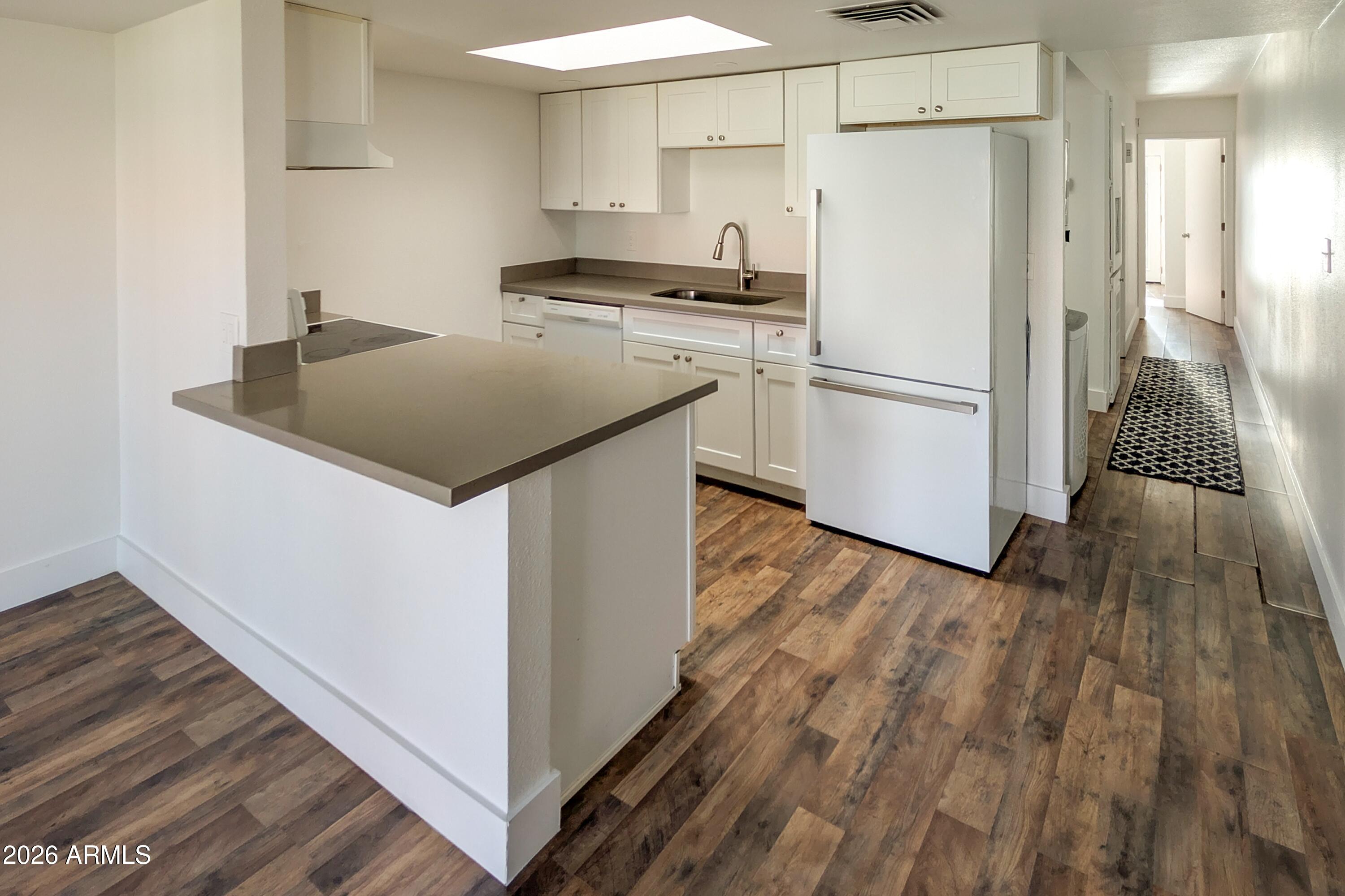 6812 N 35TH AVE E Kitchen