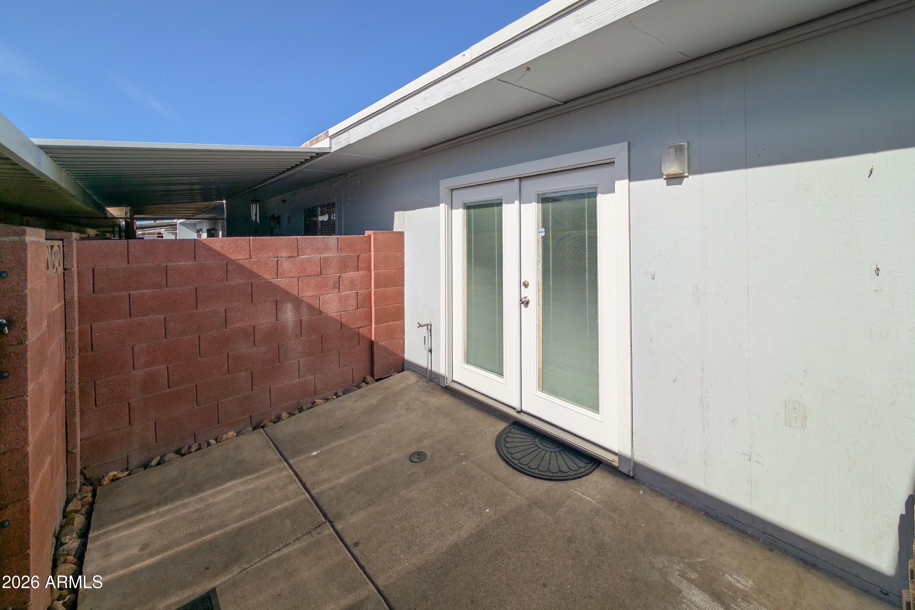 6812 North 35th Avenue, Unit E Phoenix, AZ 85017 - Photo 9 of 15 6812 N 35TH AVE E Patio