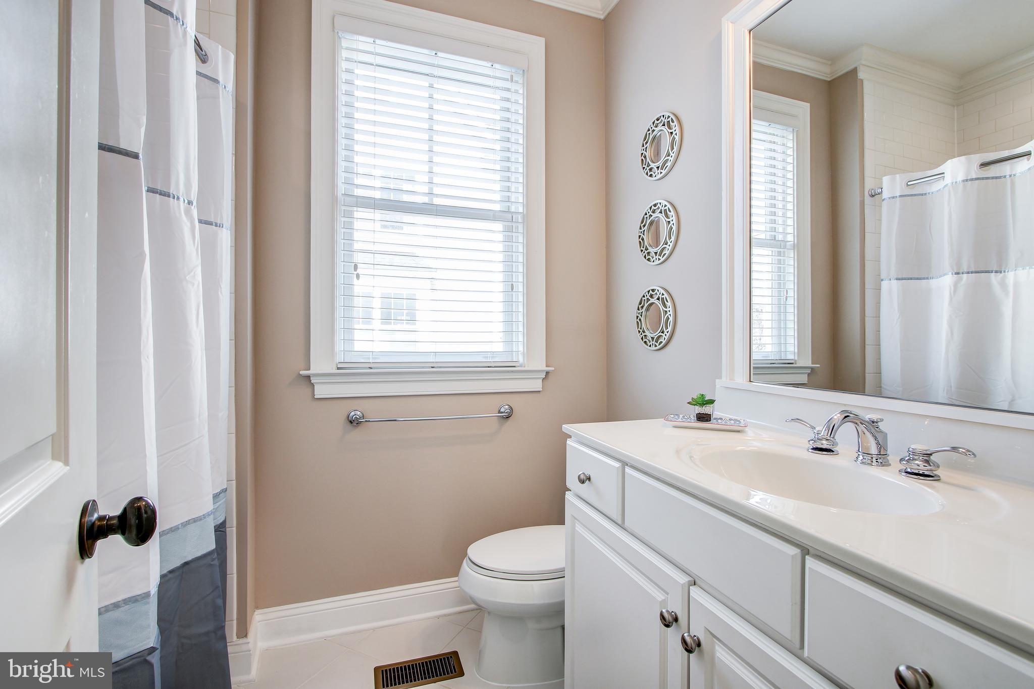 8811 Courts Way Silver Spring, MD 20910 - Photo 14 of 36 Gallery Image 14