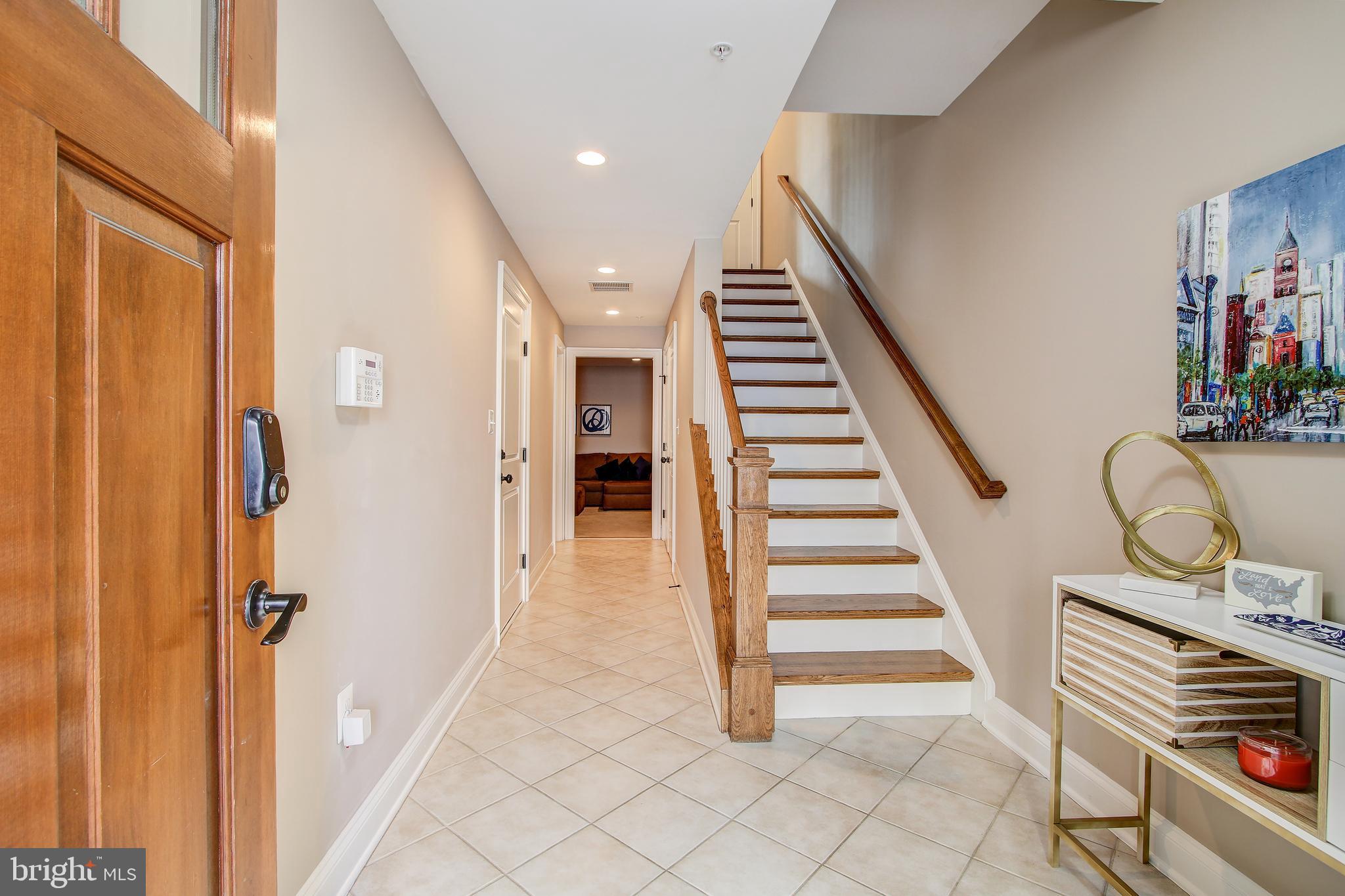 8811 Courts Way Silver Spring, MD 20910 - Photo 3 of 36 Gallery Image 3