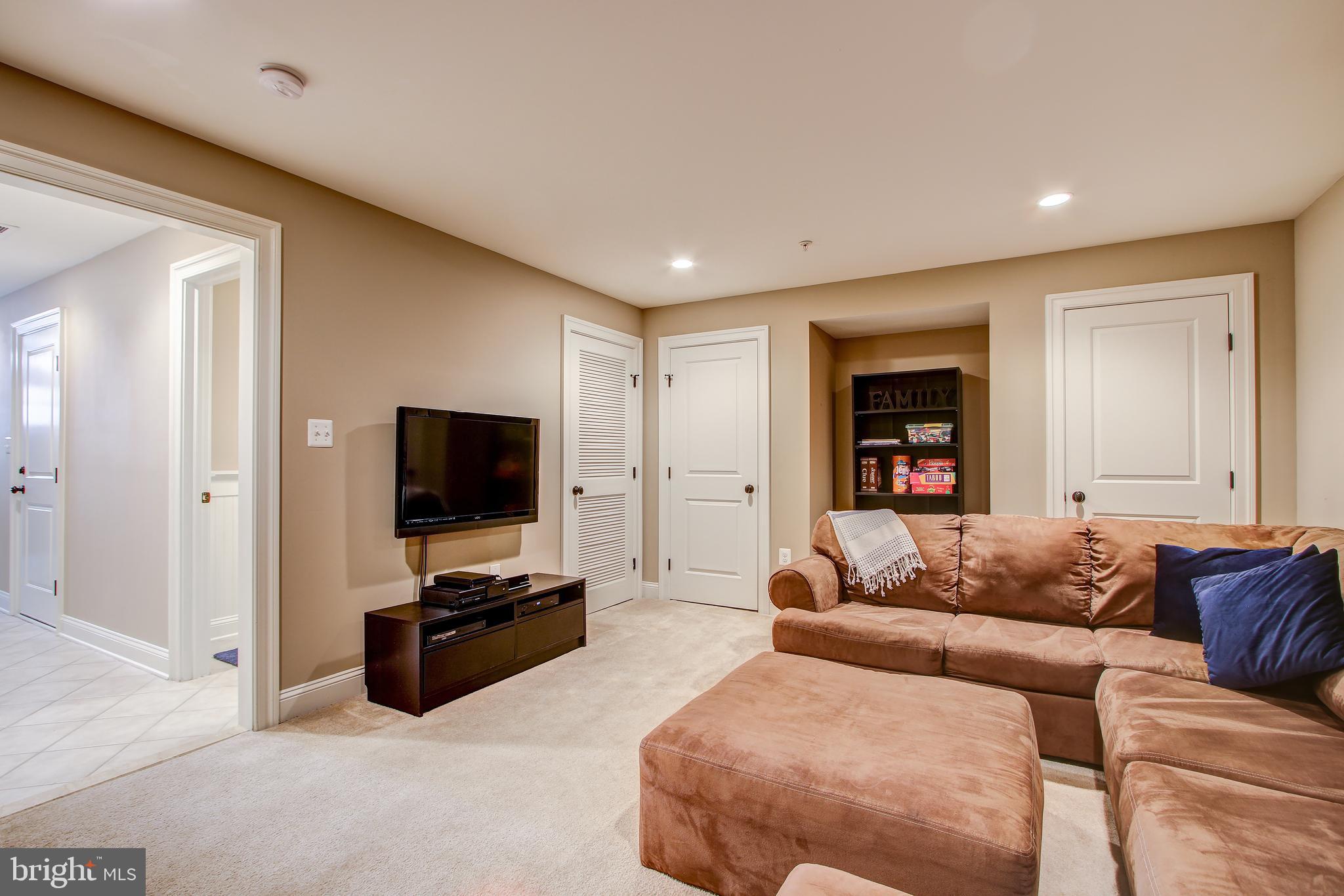 8811 Courts Way Silver Spring, MD 20910 - Photo 27 of 36 Gallery Image 27