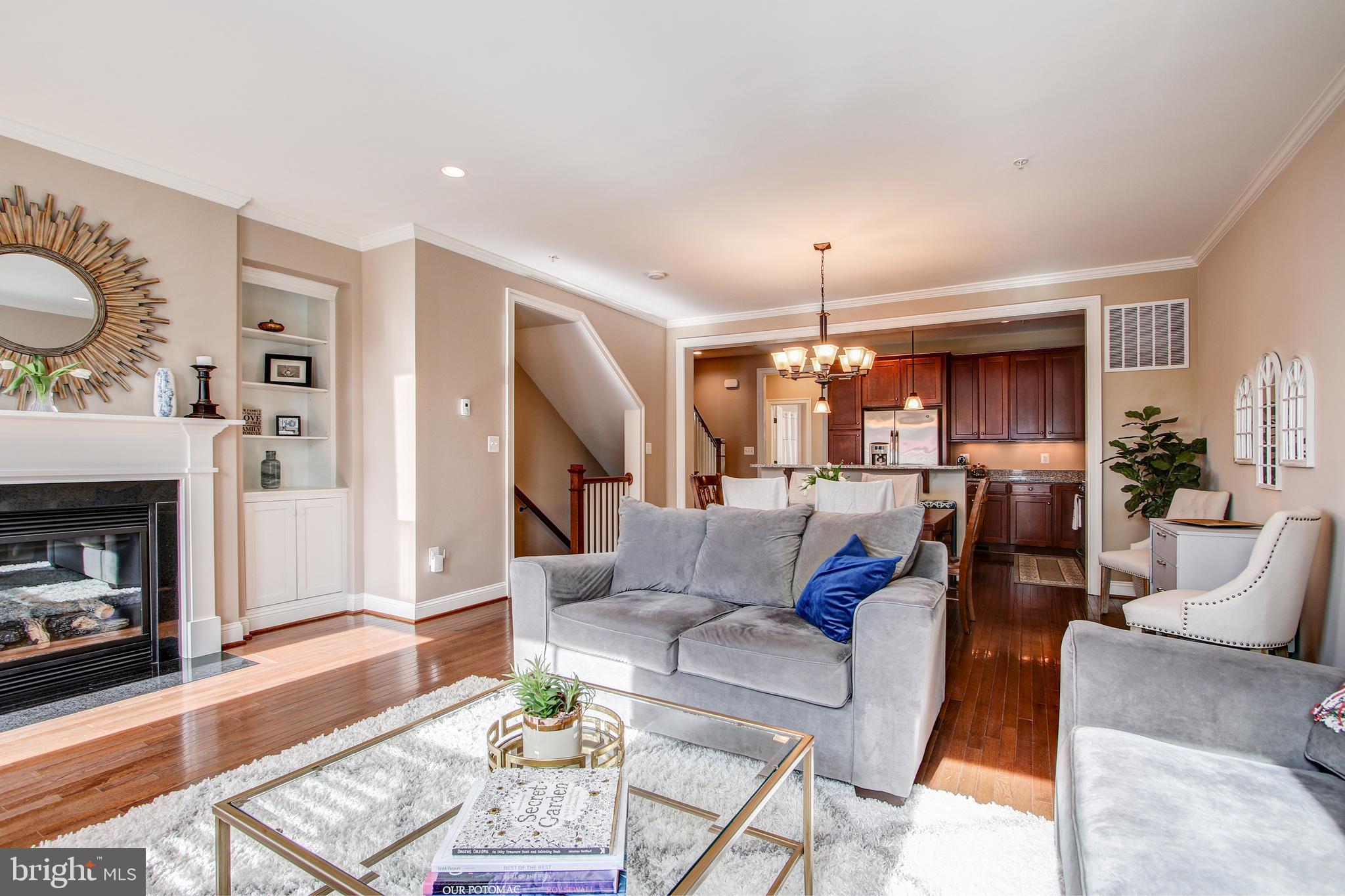 8811 Courts Way Silver Spring, MD 20910 - Photo 4 of 36 Gallery Image 4