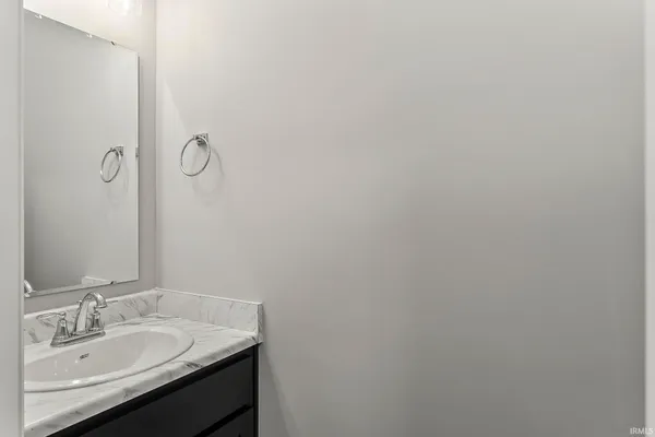 $379,900 | 805 Zenos Boulevard, Fort Wayne, IN 46818
