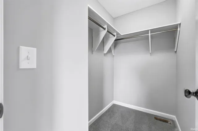 $379,900 | 805 Zenos Boulevard, Fort Wayne, IN 46818