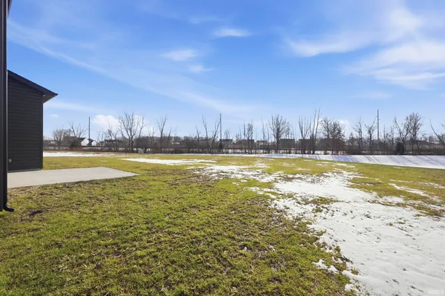 $379,900 | 805 Zenos Boulevard, Fort Wayne, IN 46818