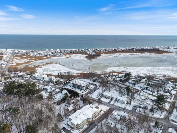 $350,000 | 467 High Street, Unit 10, Hampton, NH 03842