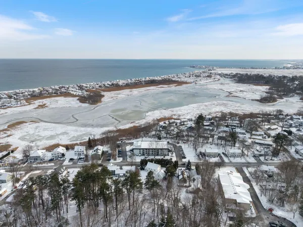 $350,000 | 467 High Street, Unit 10, Hampton, NH 03842