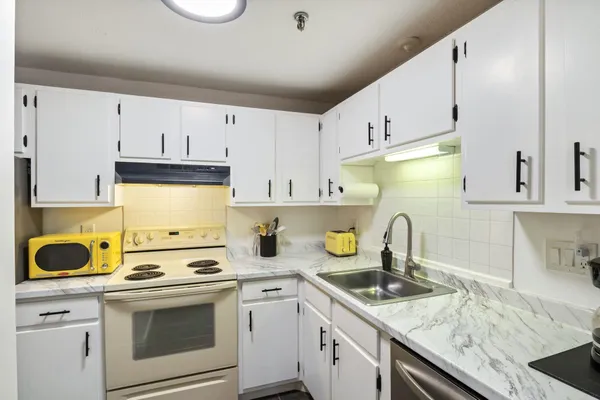 $350,000 | 467 High Street, Unit 10, Hampton, NH 03842