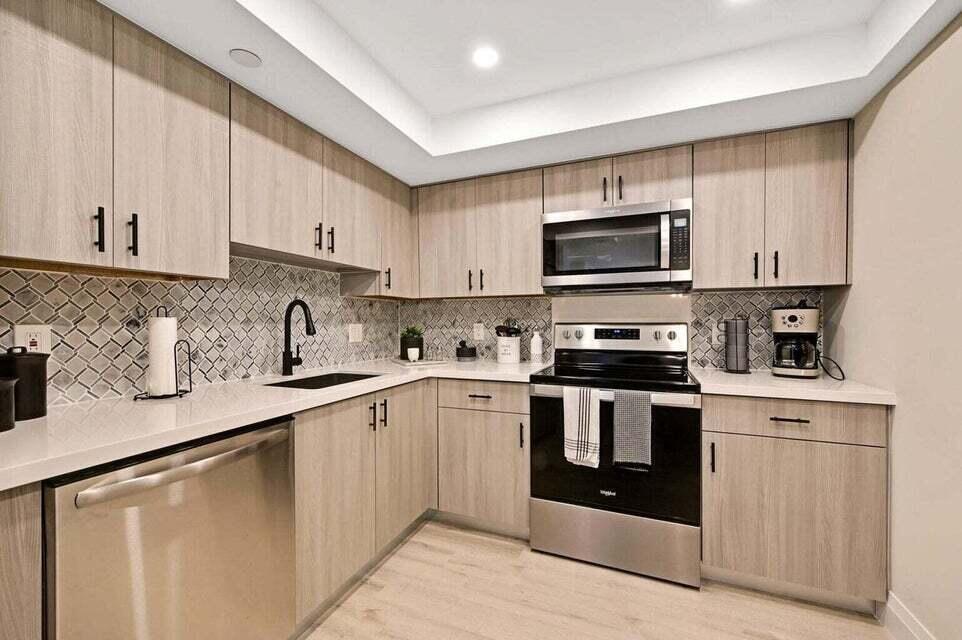 4201 North Ocean Boulevard, Unit 1605 Boca Raton, FL 33431 - Photo 8 of 35 Kitchen