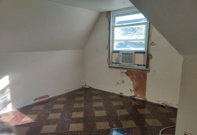 9606 South Morgan Street Chicago, IL 60643 - Photo 7 of 16 an empty room with a window