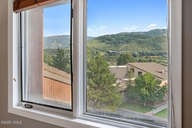 $1,300,000 | 760 West Beaver Creek Boulevard, Unit 202, Avon, CO 81620