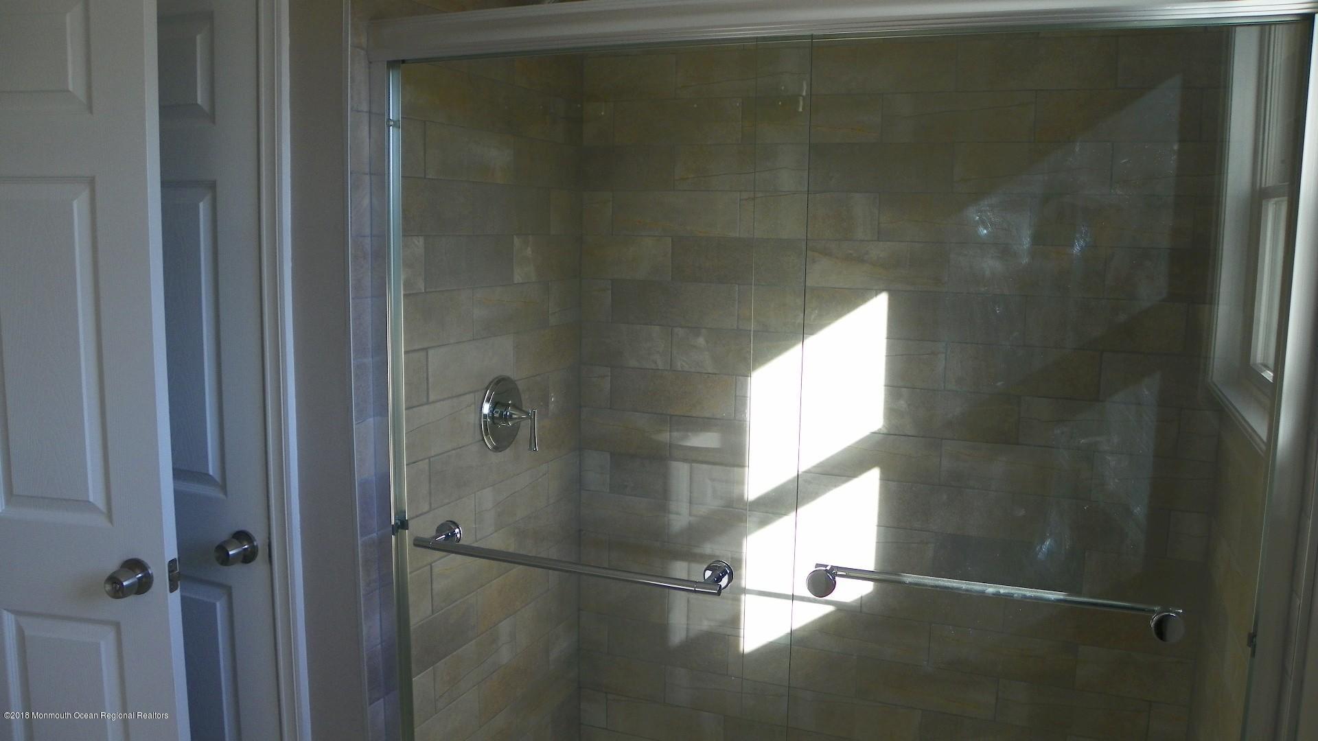593 Line Road Aberdeen, NJ 07747 - Photo 4 of 6 Bhangley_7958_P04_53958