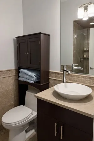 $3,800 | 1041 West Grace Street, Unit 2, Chicago, IL 60613