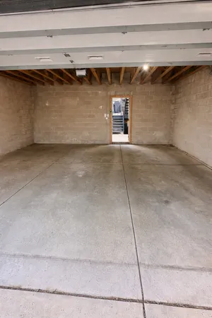 $3,800 | 1041 West Grace Street, Unit 2, Chicago, IL 60613