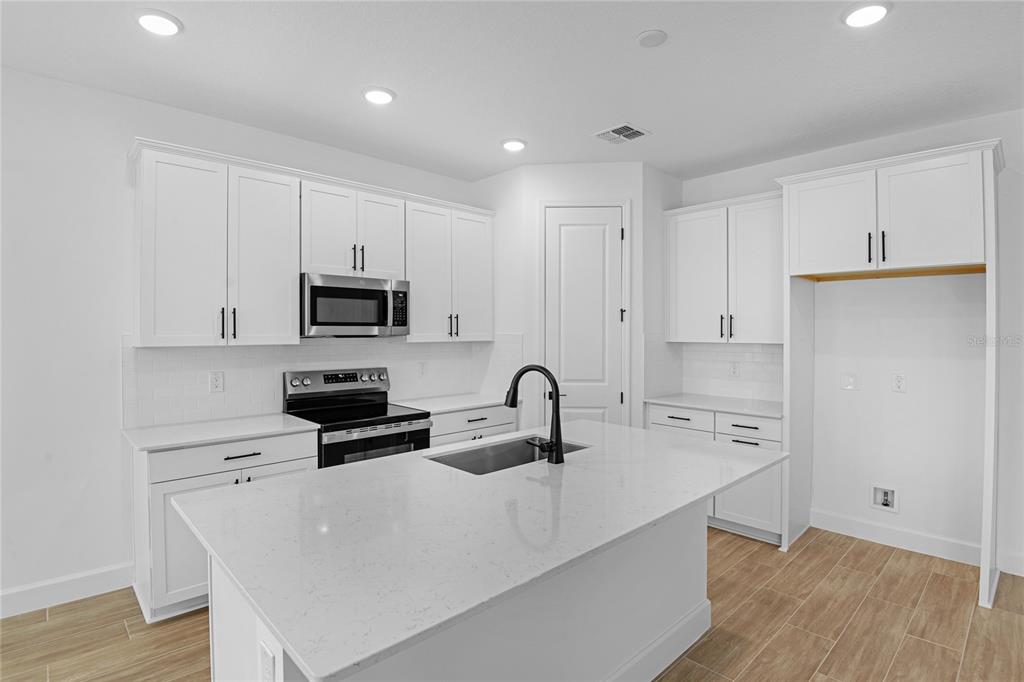 139 Waterstone Loop Tavares, FL 32778 - Photo 4 of 16