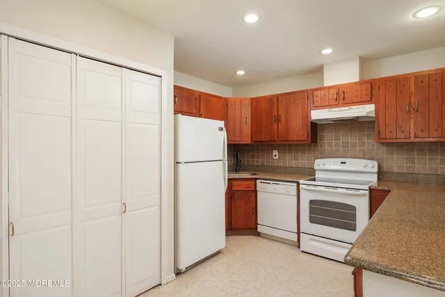 $399,000 | 109 Lexington Court, Red Bank, NJ 07701