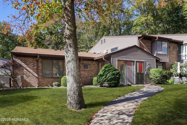 $399,000 | 109 Lexington Court, Red Bank, NJ 07701