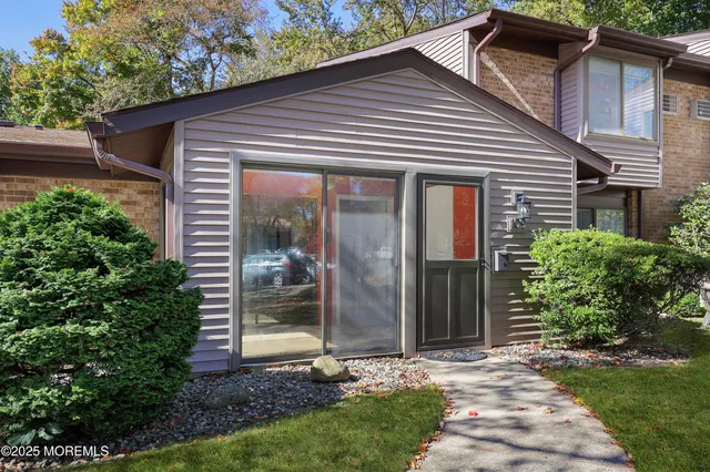 $399,000 | 109 Lexington Court, Red Bank, NJ 07701