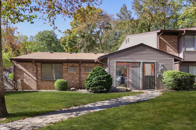 $399,000 | 109 Lexington Court, Red Bank, NJ 07701