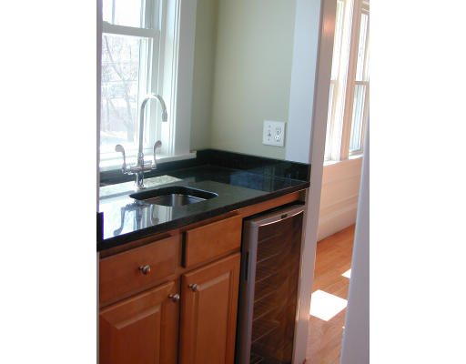 21 Knowles Road, Unit 2 Watertown, MA 02472 - Photo 5 of 12 Gallery Image 5