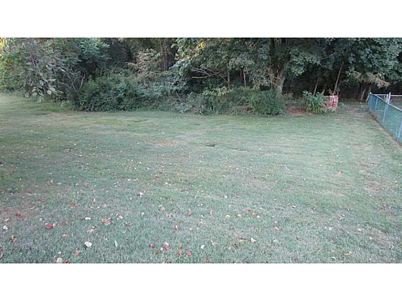 14 Herbst Road Coraopolis, PA 15108 - Photo 22 of 23 Yard/Garden.