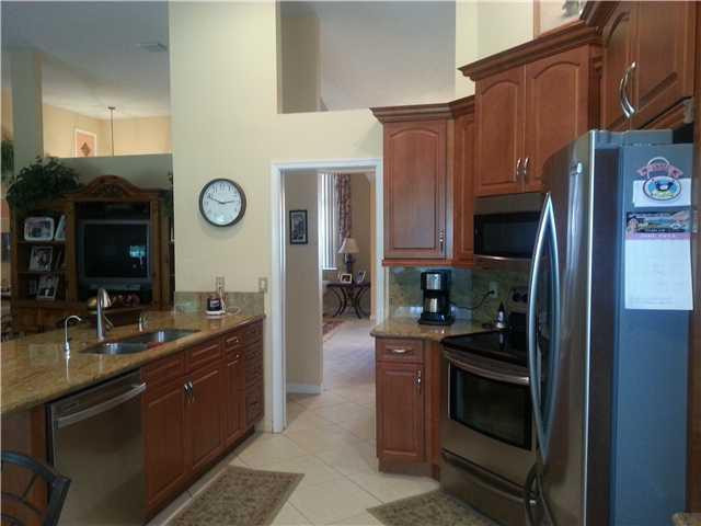 3261 Overlook Road Davie, FL 33328 - Photo 4 of 12 Kitchen