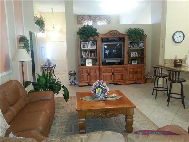 3261 Overlook Road Davie, FL 33328 - Photo 5 of 12 Den/Family/Great Room
