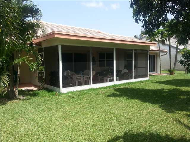 3261 Overlook Road Davie, FL 33328 - Photo 8 of 12 Patio/Deck