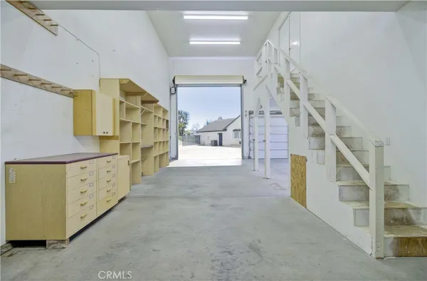 a view of a garage
