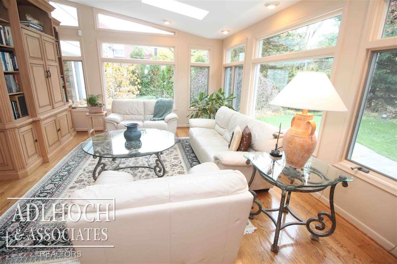 70 Merriweather Road Grosse Pointe Farms, MI 48236 - Photo 15 of 34